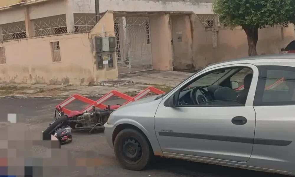 Motociclista é encaminhado ao hospital após colisão com veículo em Paulo Afonso.
