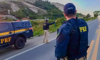 A PRF-BA reporta crescimento nas apreensões de maconha, cocaína e munições.