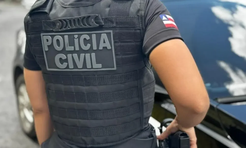 Ação Central Fantasma detém dois suspeitos de fraudes em call center.