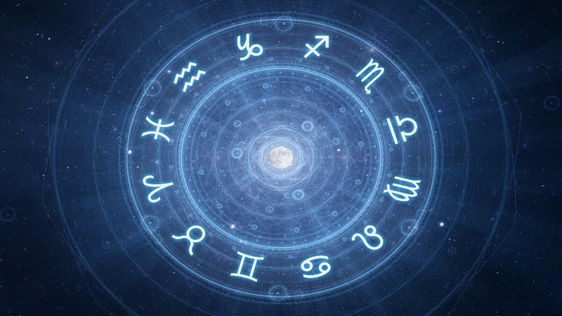 Previsões astrológicas para os 12 signos em 21 de outubro de 2025.