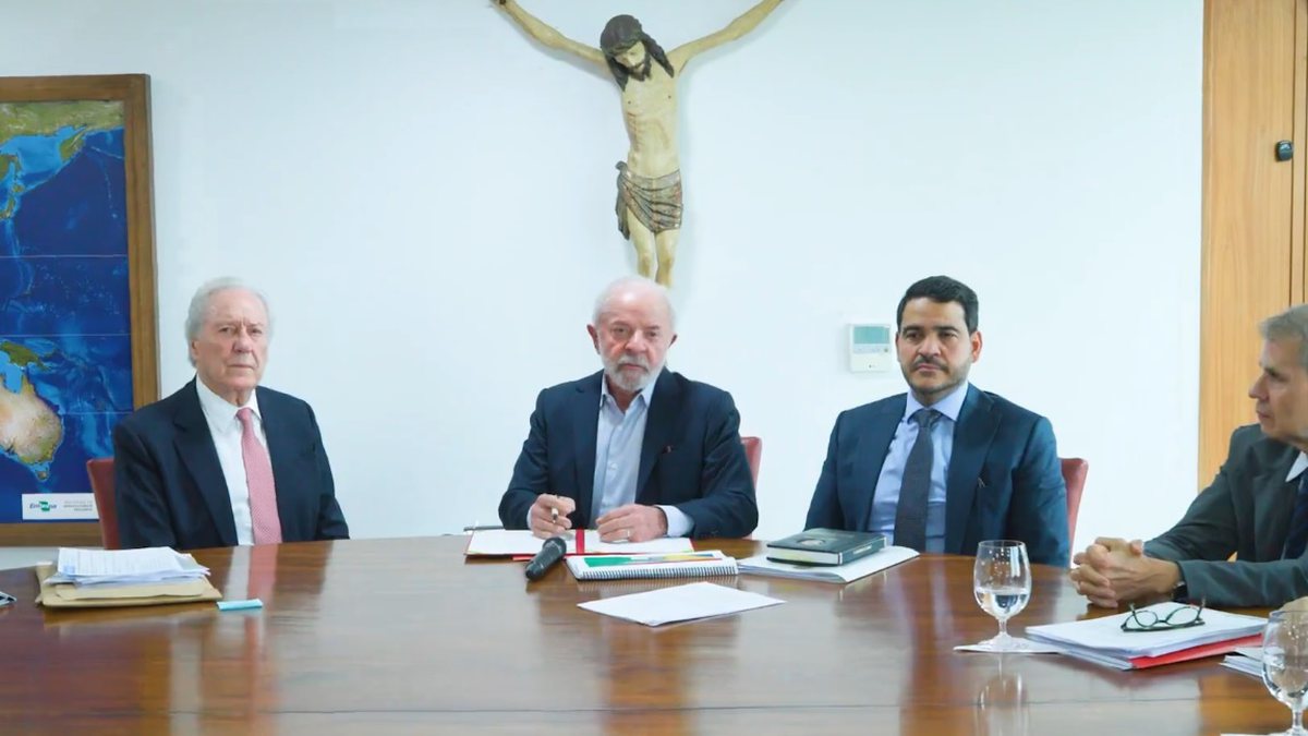 “Lula afirma: 'Iremos demonstrar como se combatem as facções' em relação ao projeto contra facções.”