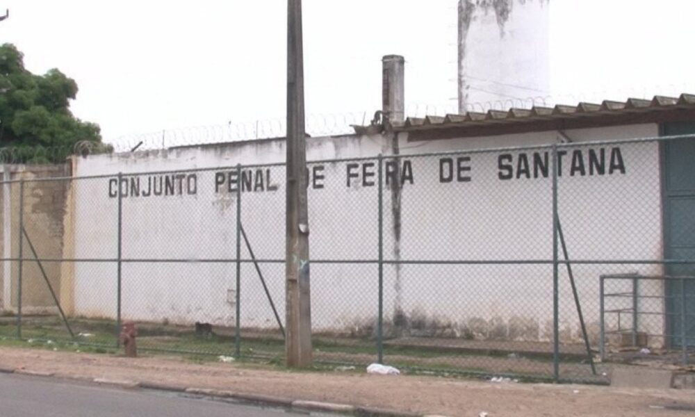 Justiça interrompe apuração de tortura em penitenciária de Feira de Santana; estabelecimento não fornece evidências de agressão.