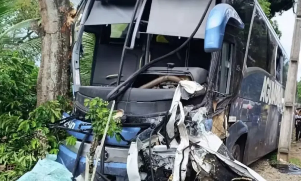 Colisão na BR-415 entre Ilhéus e Itabuna resulta em uma morte e três feridos.