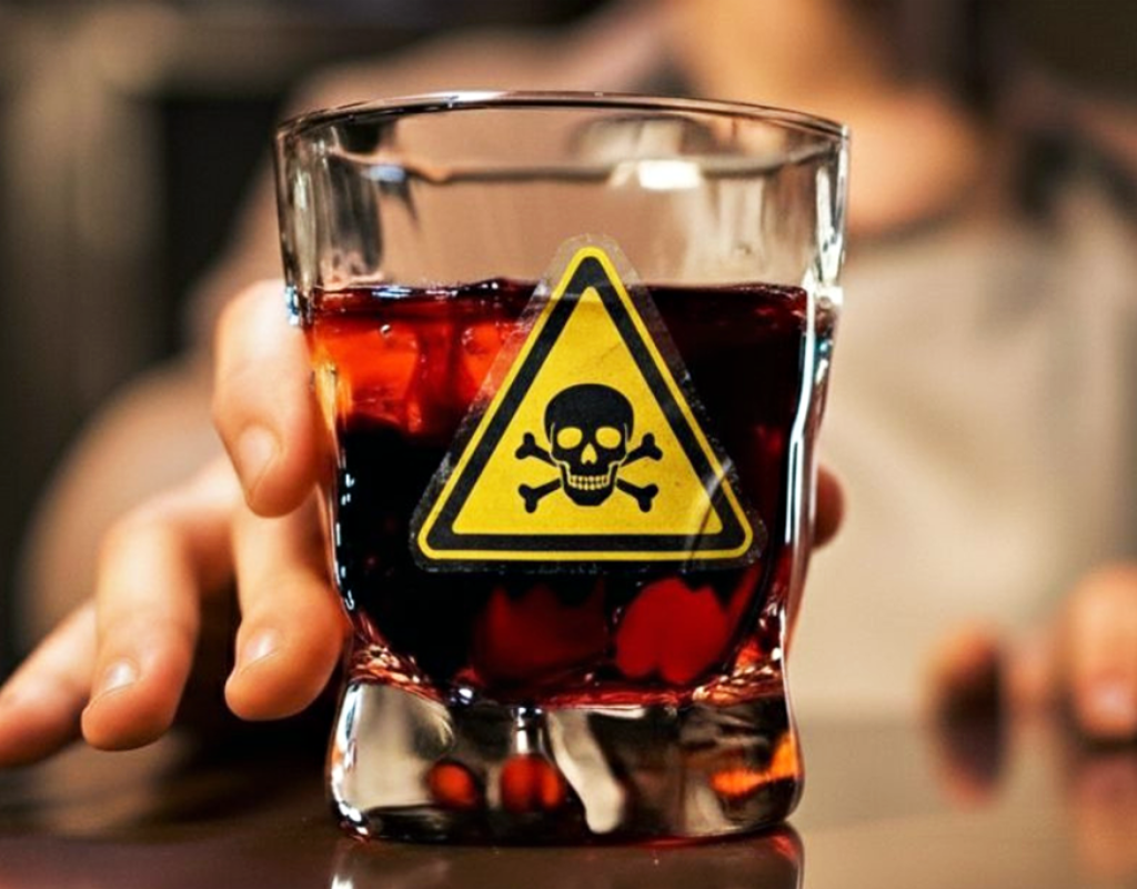 Pernambuco registra mais uma morte por intoxicação por bebida adulterada, elevando o total para cinco.