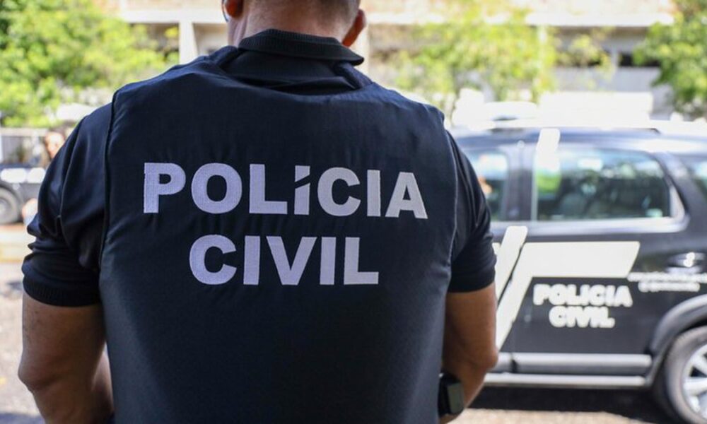 Polícia apura falecimento de homem que consumiu bebida destinada ao descarte na Bahia.