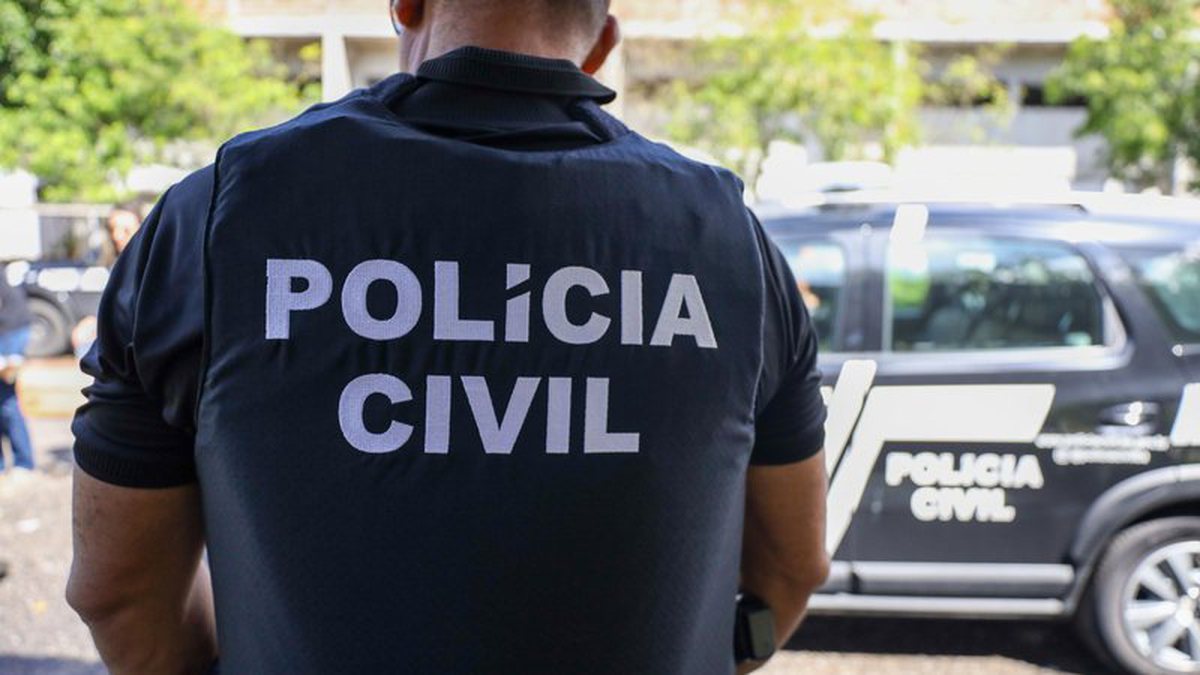 Polícia apura falecimento de homem que consumiu bebida destinada ao descarte na Bahia.