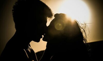 6 posições que intensificam o prazer sexual e podem ajudar na perda de peso.