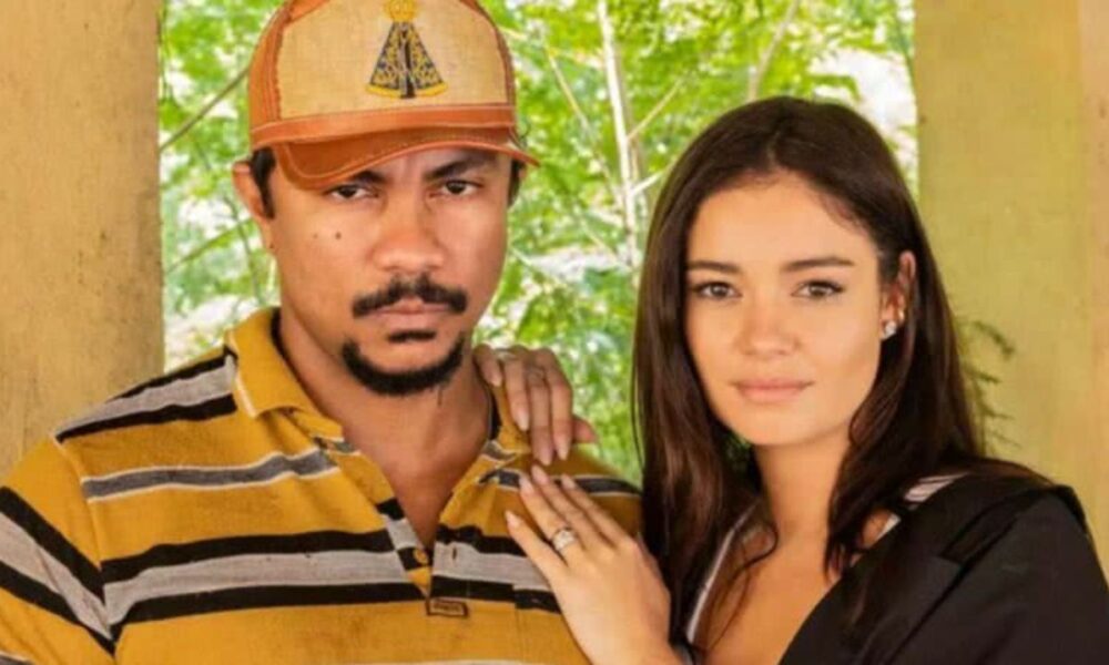 Xamã admite sentir ciúmes de Sophie Charlotte por causa de ator da Globo.