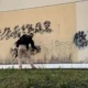 Polícia Civil da Bahia elimina grafites de facções em Feira de Santana.