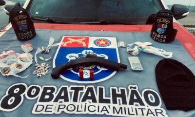 Polícia Militar confiscou 22 armas e 42 quilos de drogas em apenas uma semana.