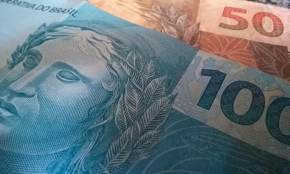 Homem vai ao banco e é assaltado, perdendo mais de R$ 16 mil na Bahia.