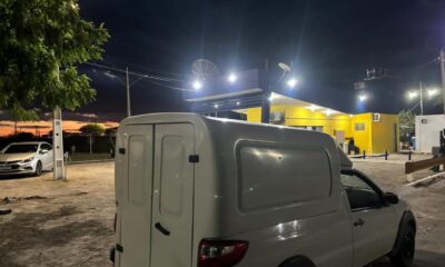 PRF apreende 180 kg de queijo fora da refrigeração em Sertânia.