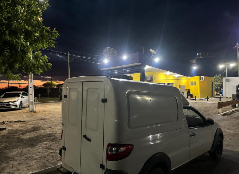 PRF apreende 180 kg de queijo fora da refrigeração em Sertânia.