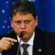 Tarcísio de Freitas se manifesta pela primeira vez sobre a pré-candidatura de Flávio Bolsonaro à presidência; confira suas declarações.