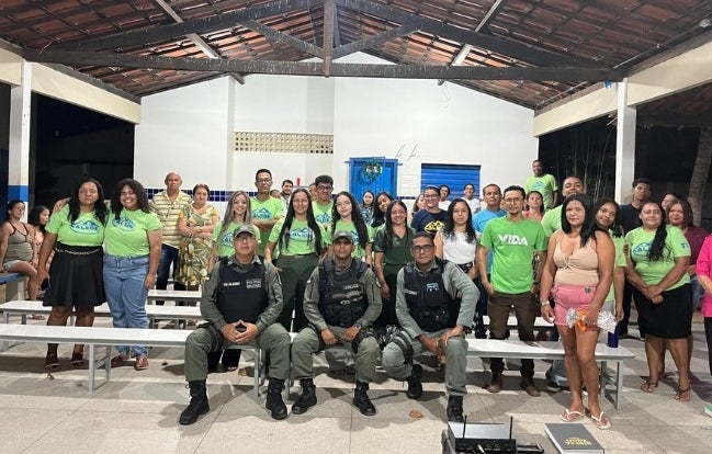 4ª CIPM realiza palestra sobre violência doméstica para residentes das quadras 10 e 11 em Petrolândia