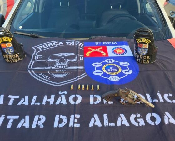 Polícia Militar apreende drogas e arma de fogo durante abordagens no interior