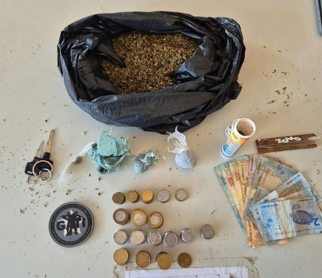 Golpe no Tráfico: PM Estoura Ponto de Drogas e Prende Suspeito em Petrolândia